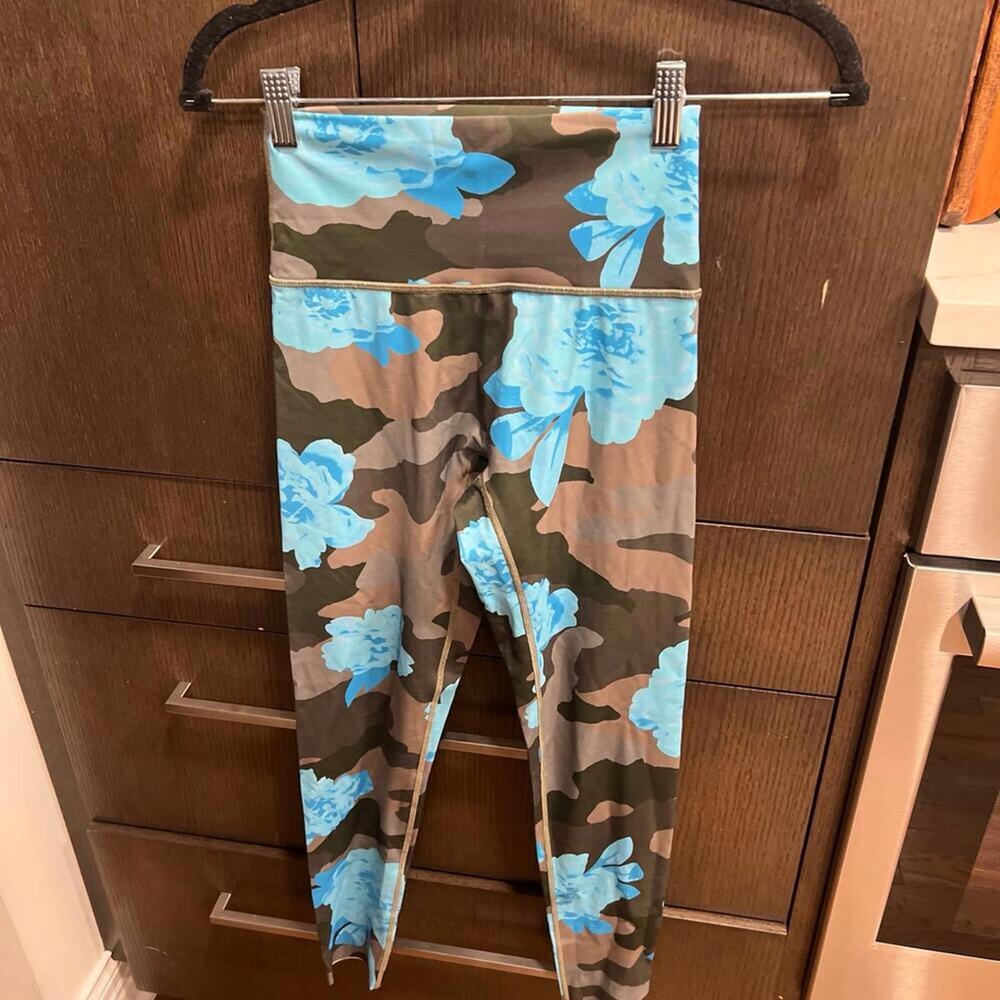 Aerie Offline Goals 7/8 Legging Floral Camo small